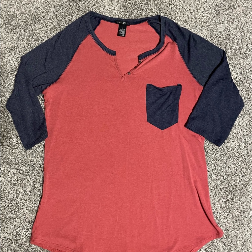 Rue 21 tee